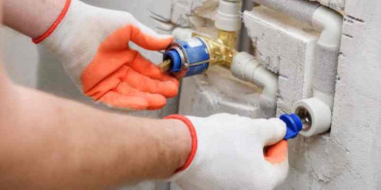 Etanchéité d'un tube de traversée de mur : rôle et processus d'installation