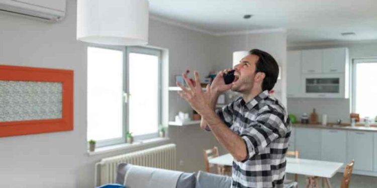 Comment se débarrasser des larves de mites alimentaires au plafond ?