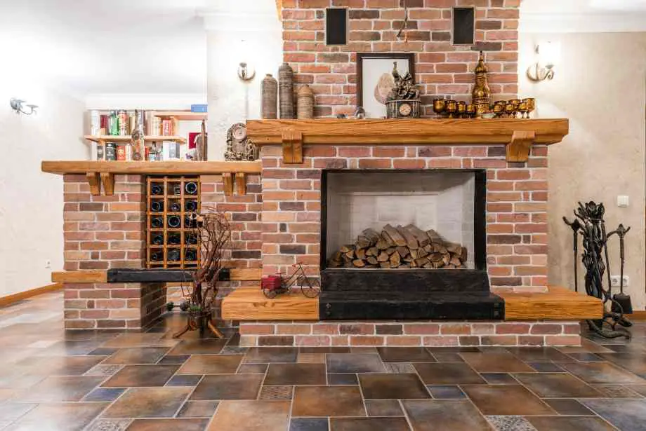 Quelles solutions pour la protection de votre poutre de cheminée en bois ou en béton ?