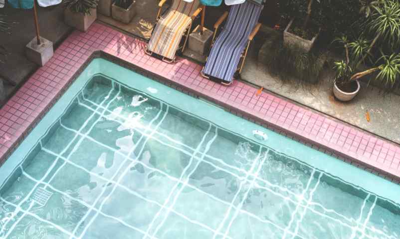 À propos de la piscine à coque
