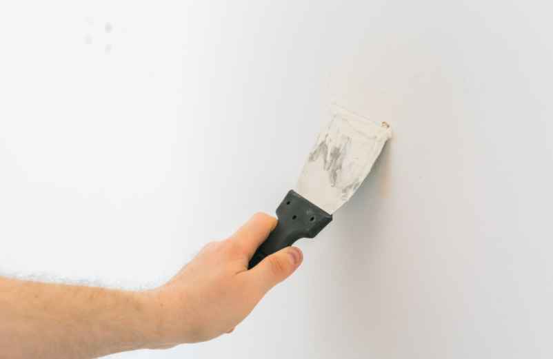 Astuces : comment reboucher un trou dans un mur ?