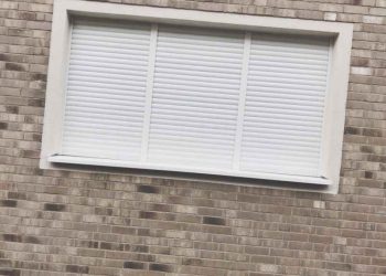 Avantages et inconvénients des volets roulants solaires Velux : notre avis